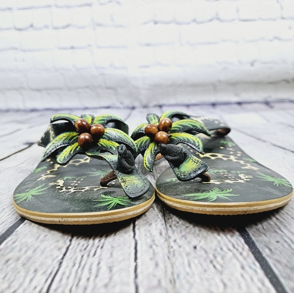 Palm tree & giraffe wedge thong sandals - Picture 6 of 9